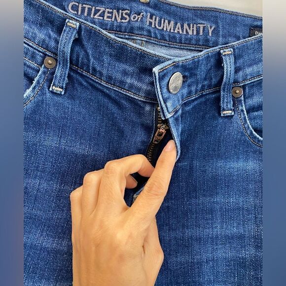 Citizens of Humanity Dani Crop Straight Leg Jean in Dark Wash - Picture 7 of 12
